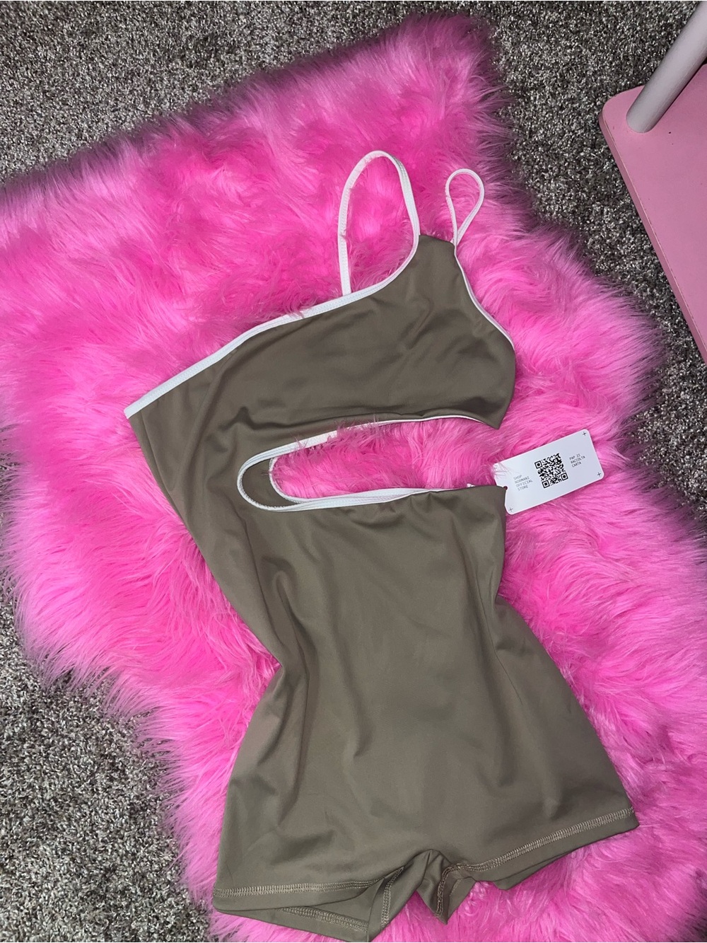Shorts romper - Picture 2 of 2